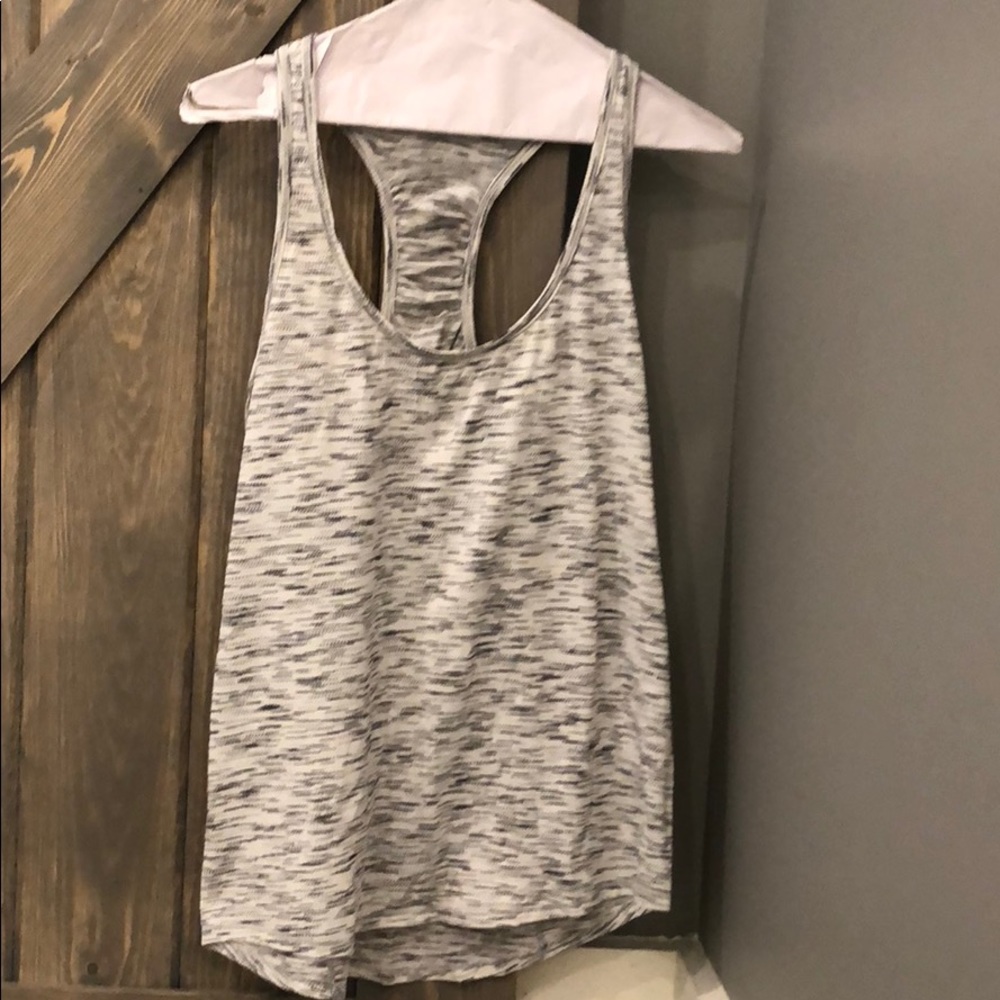 Lululemon tank black and white